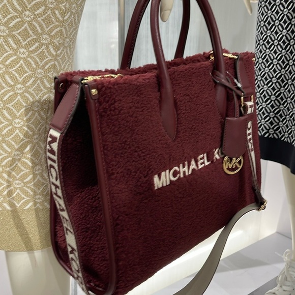 Michael Kors Medium SHEARLING MIRELLA Tote
Shoulder Bag Sherpa 
Oxblood 
NWT - Picture 14 of 16